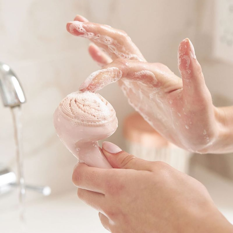 Meddera™ GlowClean Brush