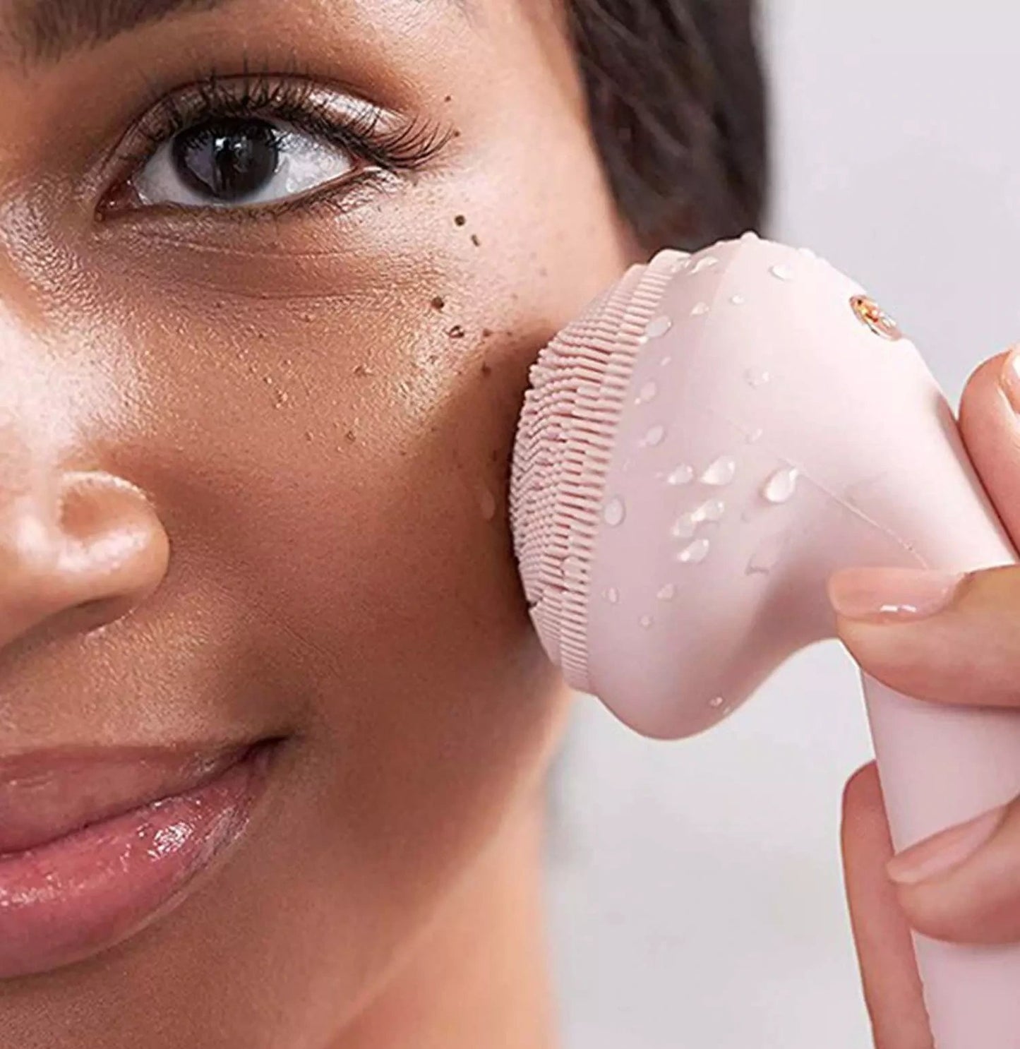 Meddera™ GlowClean Brush